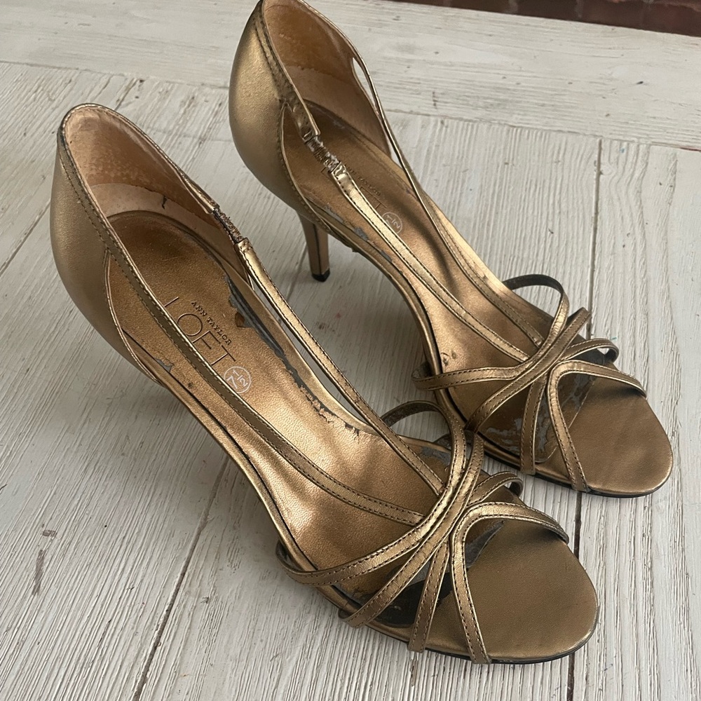 Vintage gold Ann Taylor Loft Strappy Heels size 7 1/2